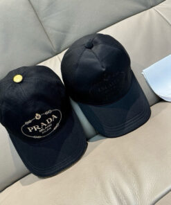 PRADAプラダ ストリートスタイルクラシック・キャップバケットハットPRADA26-24