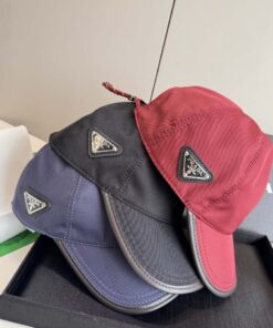PRADAプラダ ストリートスタイルクラシック・キャップバケットハットPRADA26-17