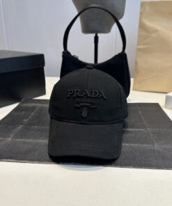 PRADAプラダ ストリートスタイルクラシック・キャップバケットハットPRADA26-01